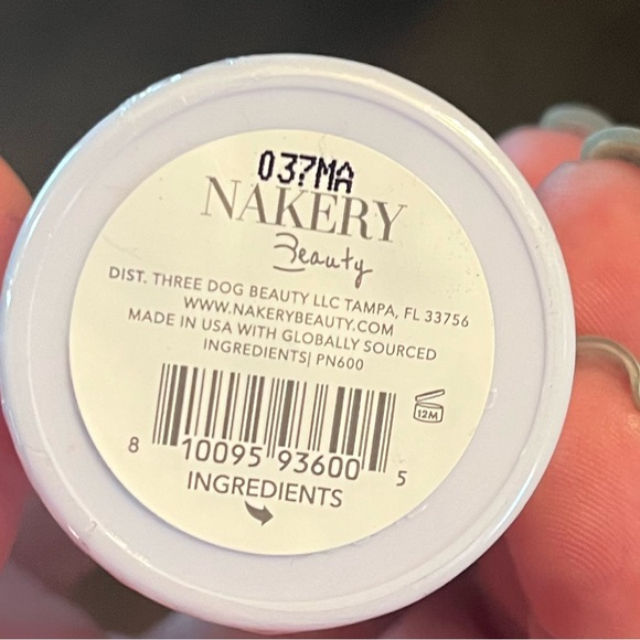 Nakery Beauty magic under boob wand no more under boob sweat - Picture 5 of 6